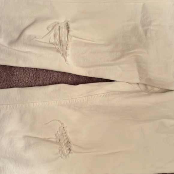 Pilcro ivory/white denim. High rise slim jeans. Size 31 - Picture 3 of 5
